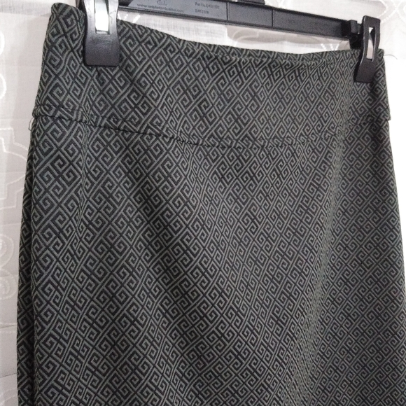 89th & Madison Pencil Skirt - Picture 4 of 5